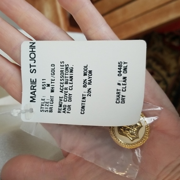 ST. JOHN Vintage 90s Naval Cardigan with Brooch Ecru Gold Medium NWT - Picture 8 of 12